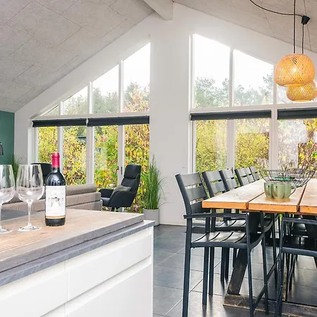 Semesterbostad 14 Person In *